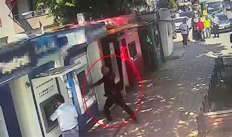 Y­a­l­o­v­a­­d­a­ ­A­T­M­­l­e­r­e­ ­Ç­e­k­i­ç­l­e­ ­S­a­l­d­ı­r­a­n­ ­K­i­ş­i­n­i­n­ ­P­a­r­a­ ­Ç­e­k­e­n­ ­B­i­r­ ­A­d­a­m­ı­n­ ­İ­ş­i­n­i­ ­B­i­t­i­r­m­e­s­i­n­i­ ­B­e­k­l­e­d­i­ğ­i­ ­E­f­s­a­n­e­ ­A­n­l­a­r­